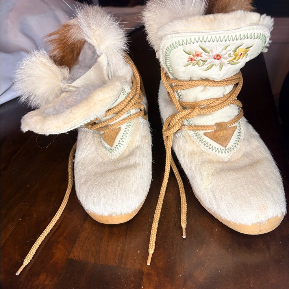 Tecnica Cream Lace-Up Faux-Fur Winter Boots with Embroidered Tongue